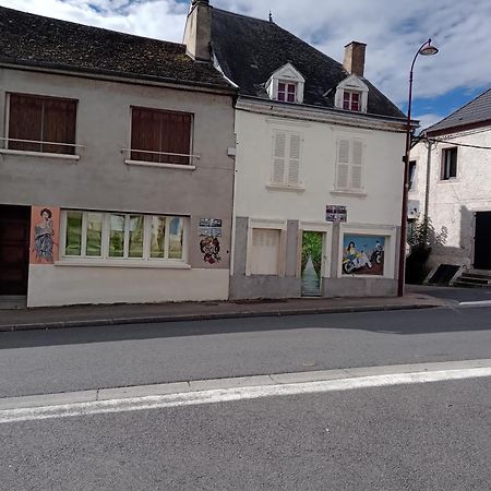Appartement Le Labyrinthe Du Peintre Bransat Exterior photo