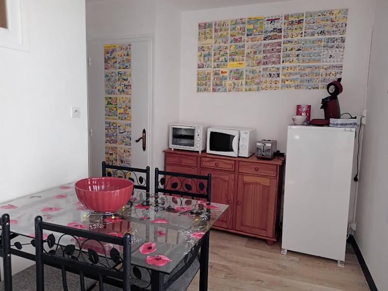 Appartement Le Labyrinthe Du Peintre Bransat Exterior photo